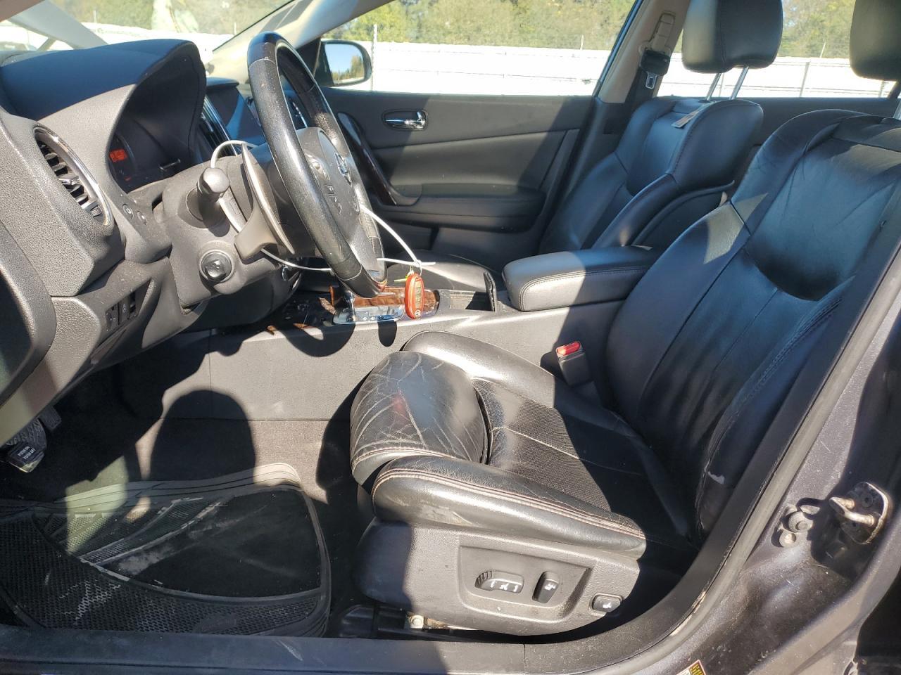 2010 NISSAN Maxima