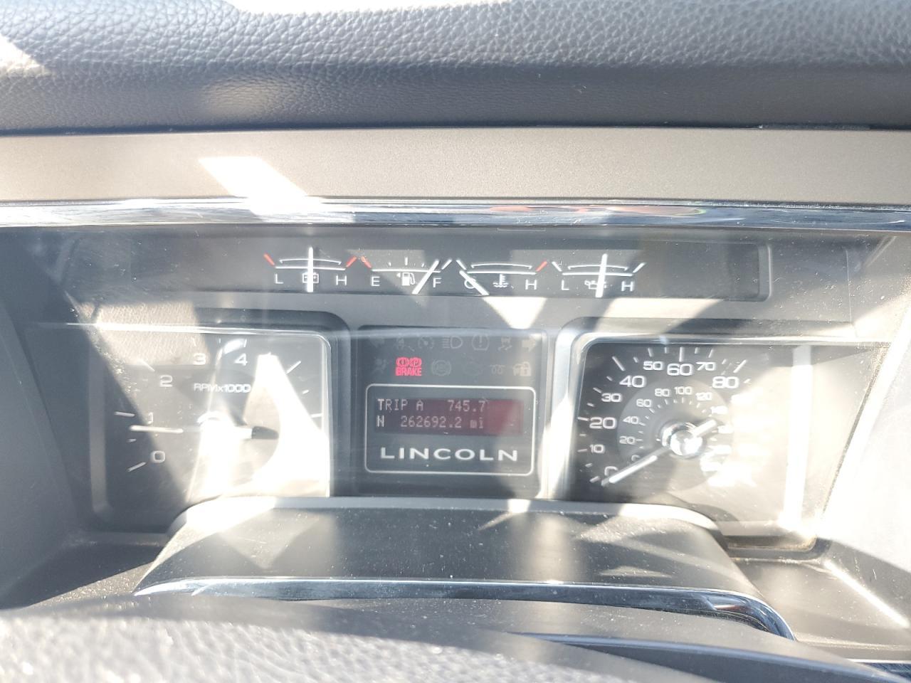 2011 LINCOLN Navigator