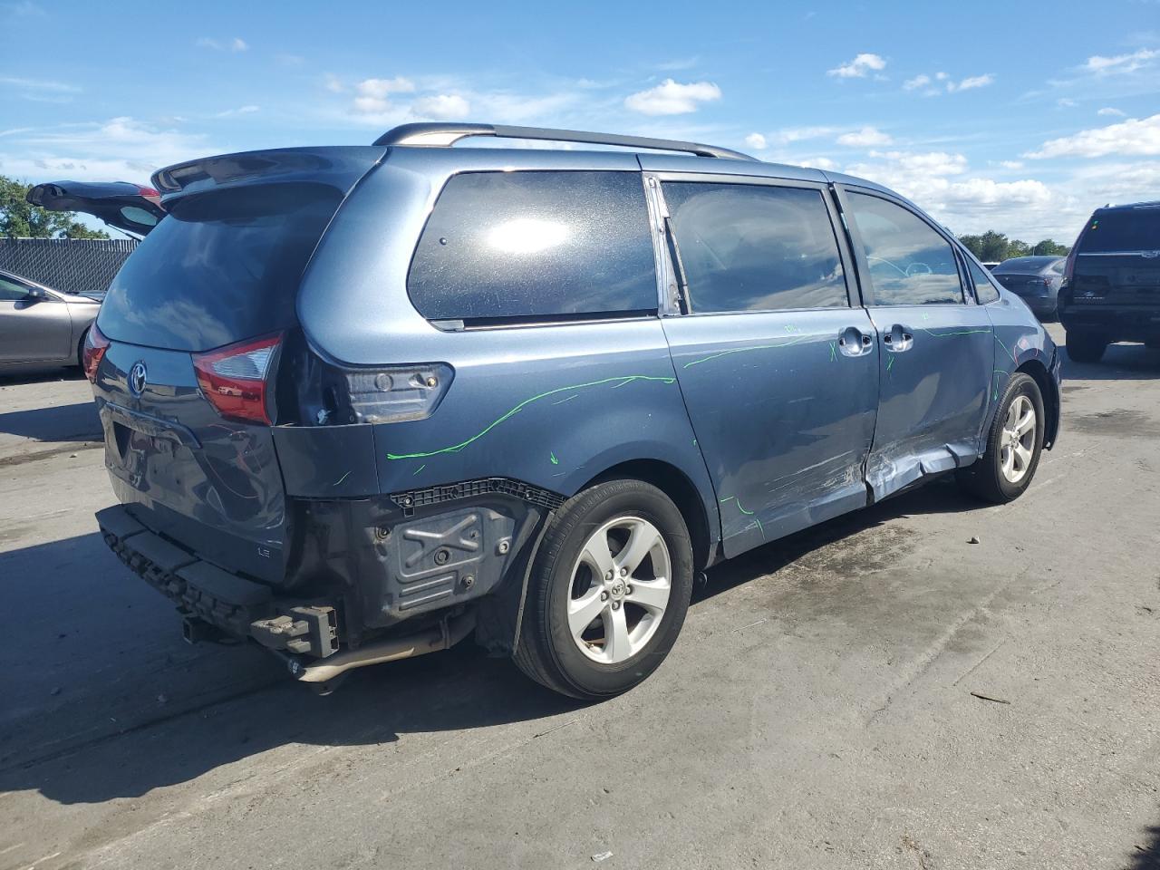 2017 TOYOTA SIENNA