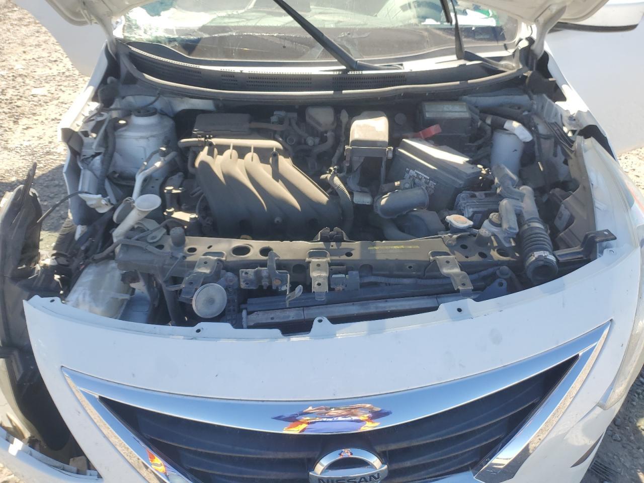 2016 NISSAN VERSA