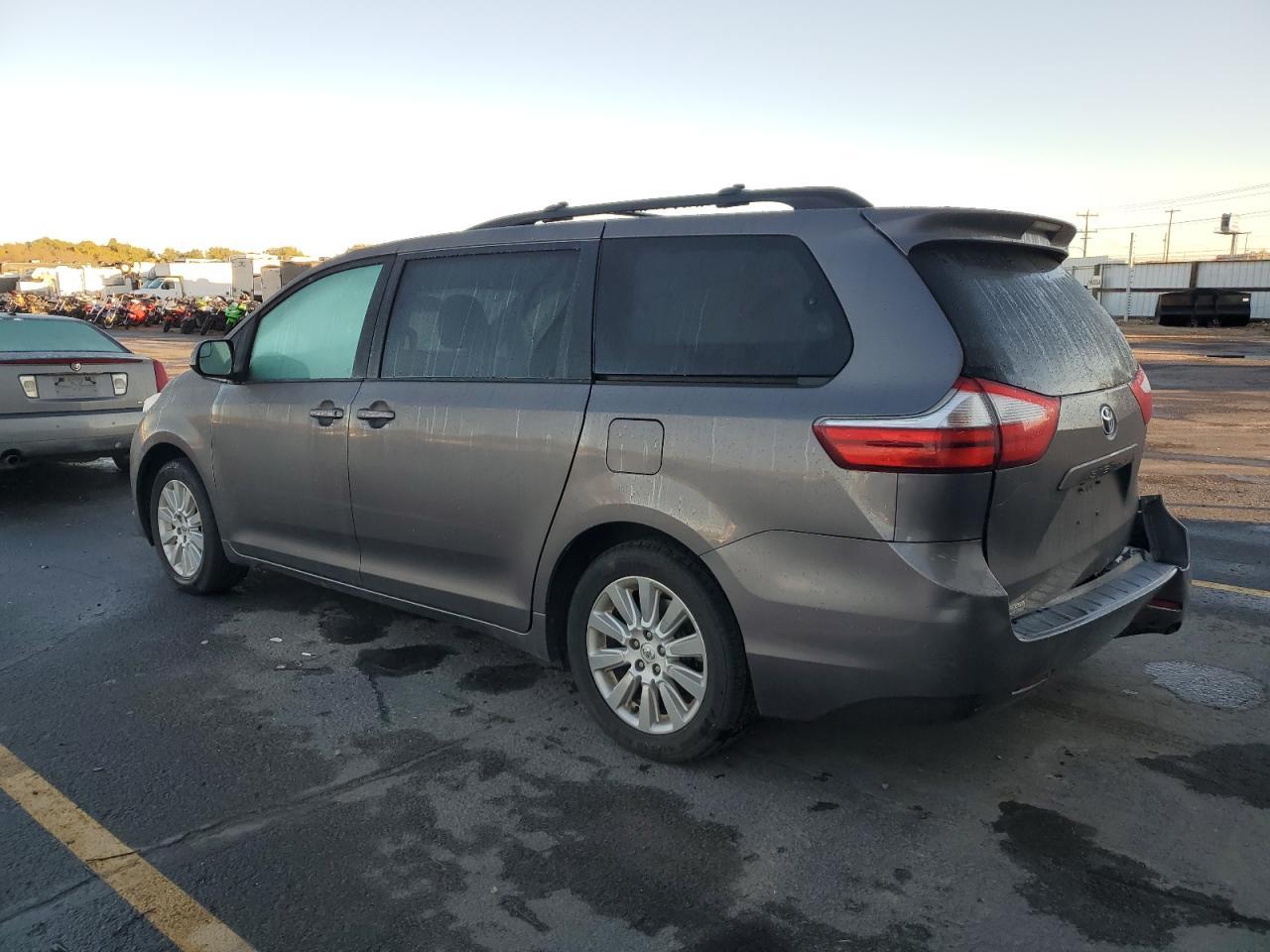2015 TOYOTA SIENNA