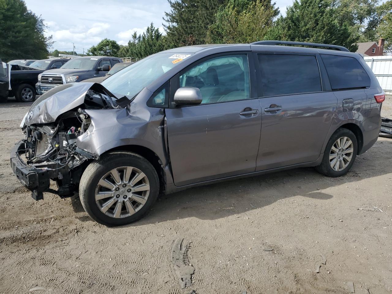2016 TOYOTA SIENNA