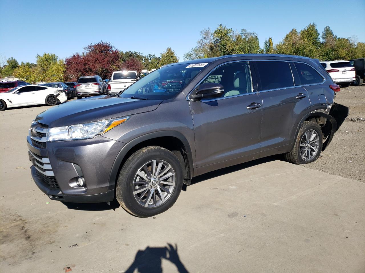 2017 TOYOTA HIGHLANDER