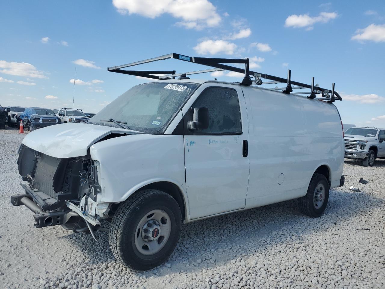 2022 GMC Savana