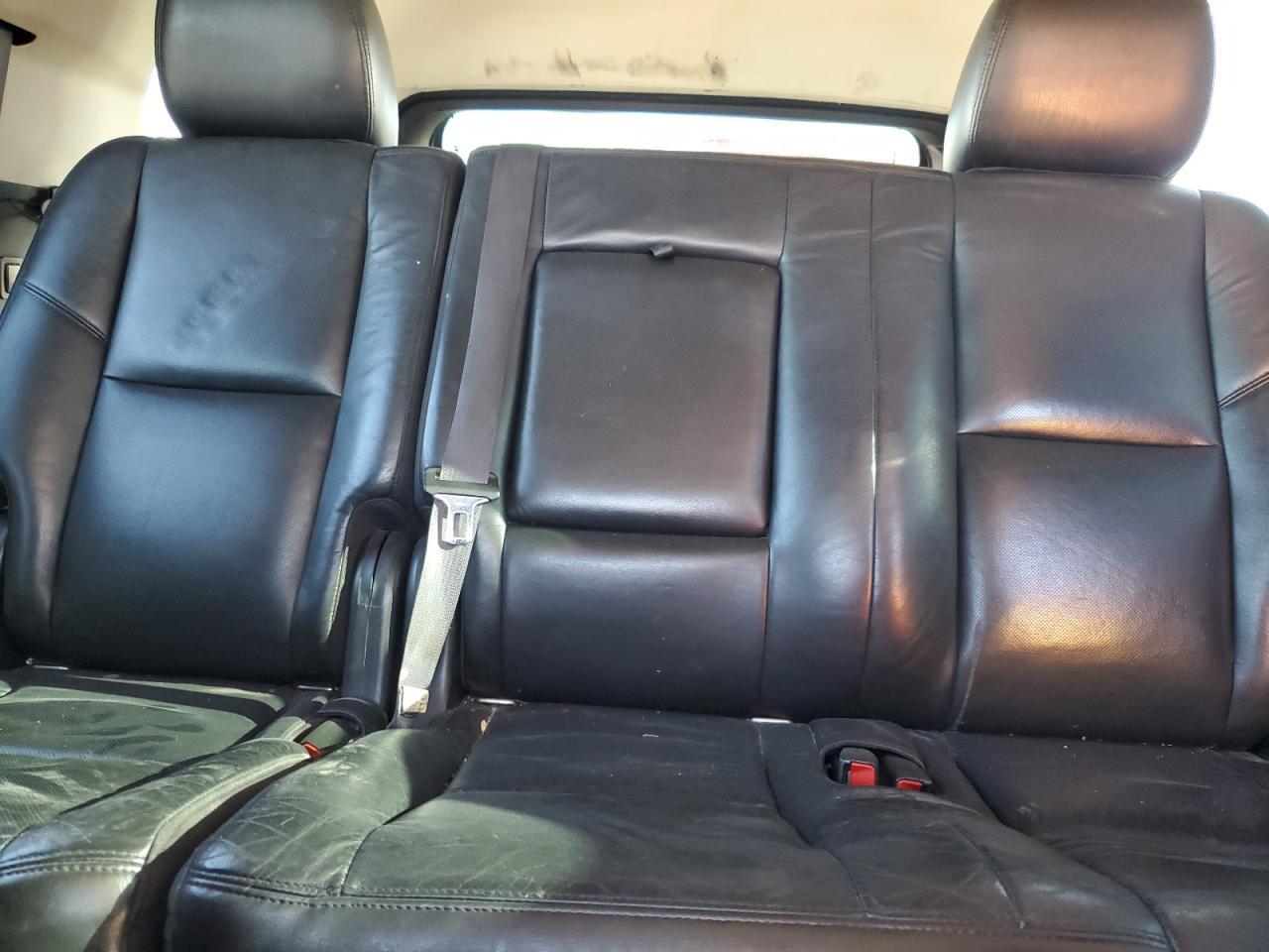 2011 CADILLAC ESCALADE