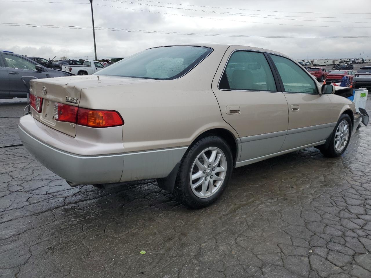2001 TOYOTA CAMRY
