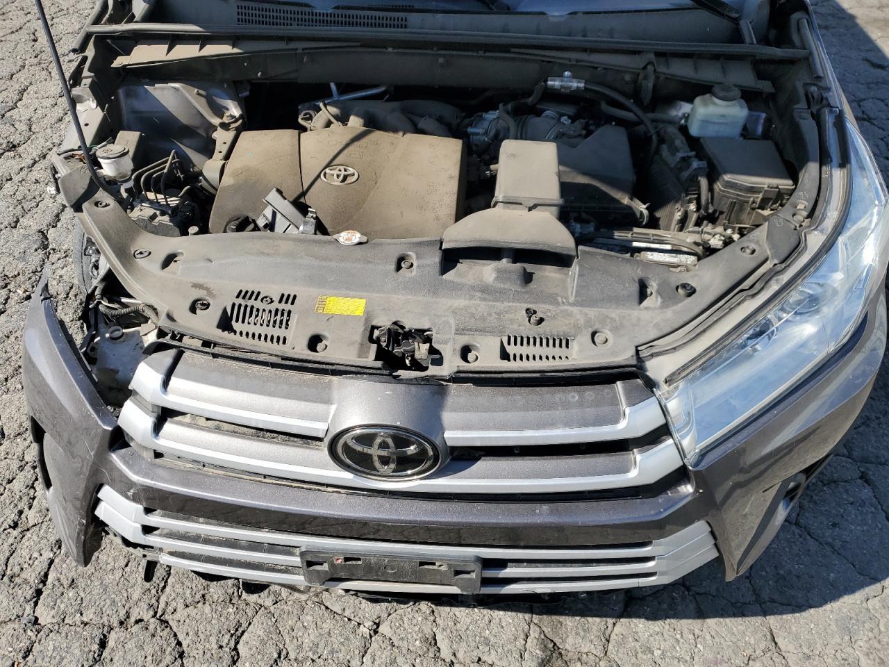 2018 TOYOTA HIGHLANDER