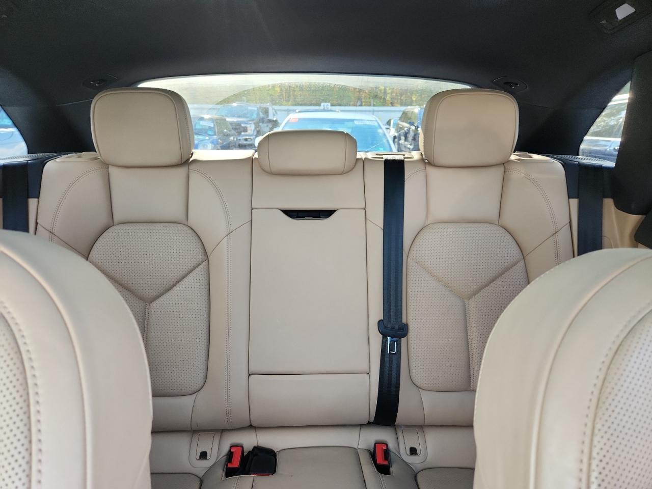 2019 PORSCHE Macan