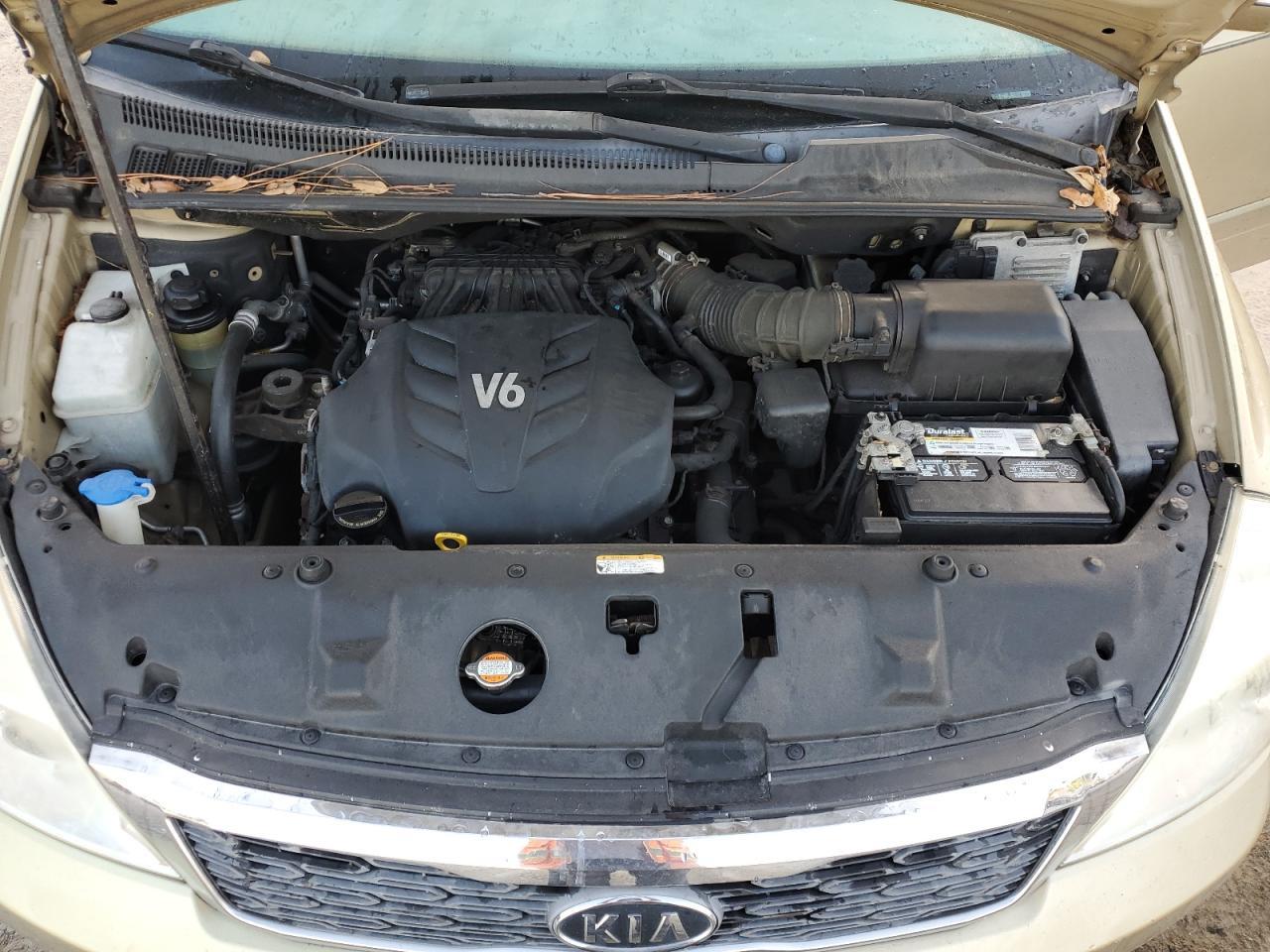 2011 KIA SEDONA