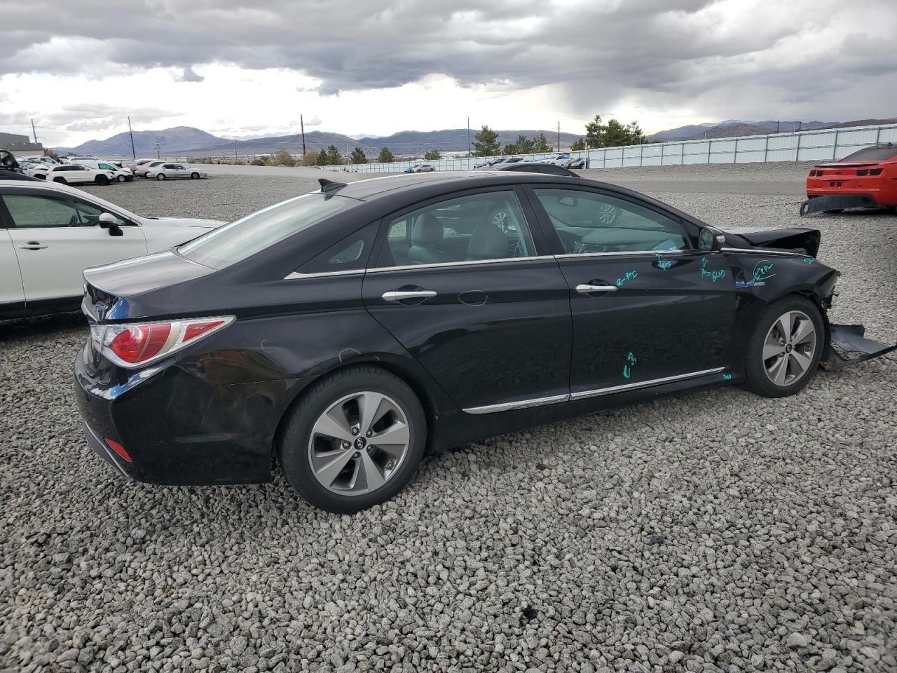2011 HYUNDAI SONATA