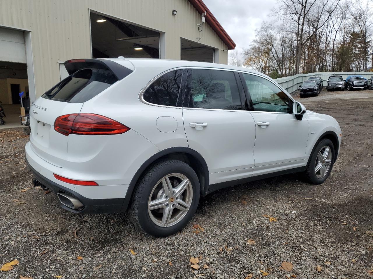 2015 PORSCHE CAYENNE