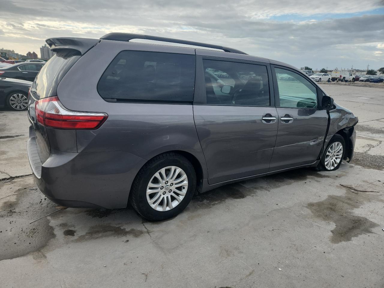 2015 TOYOTA SIENNA
