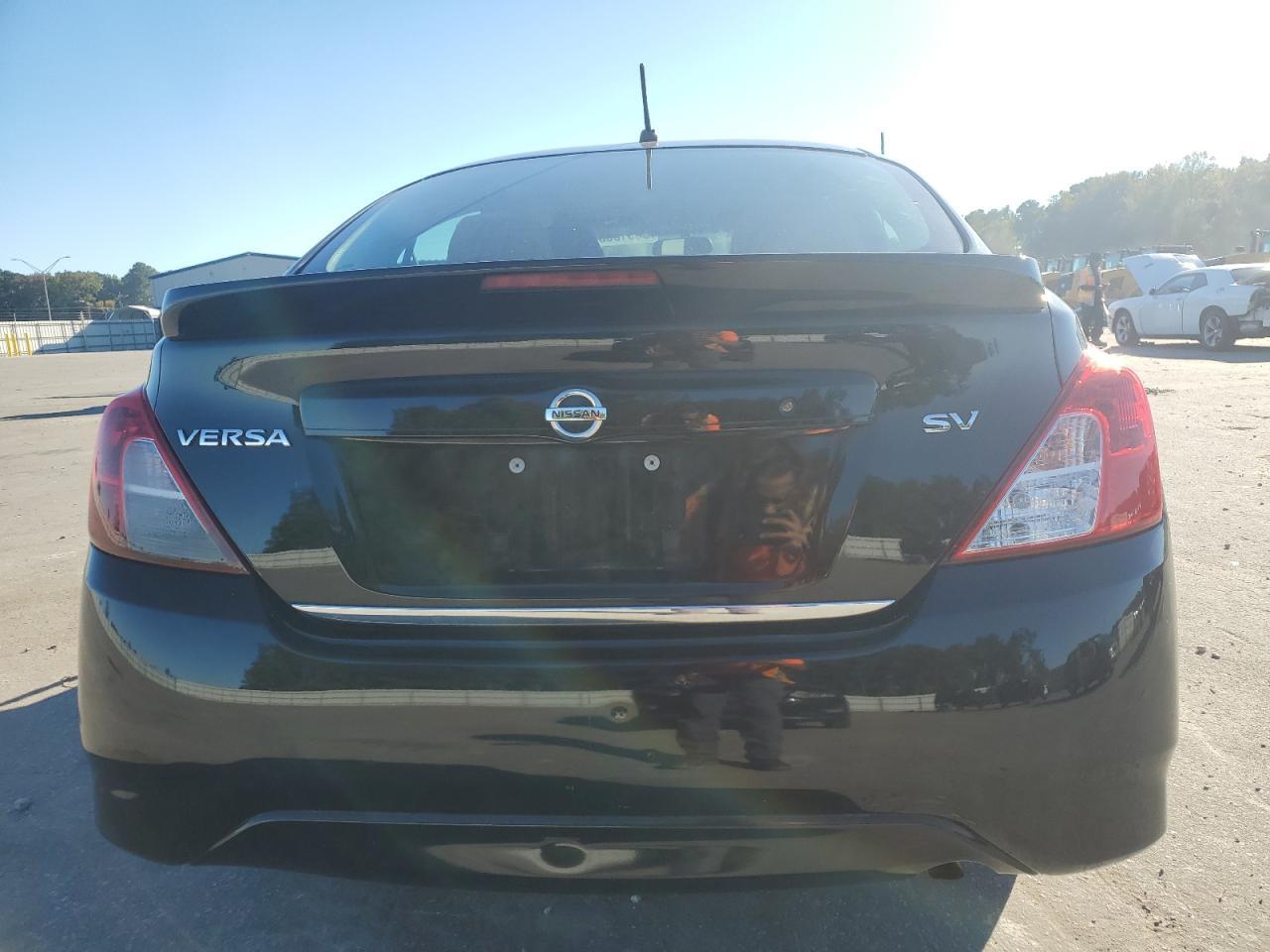 2017 NISSAN VERSA