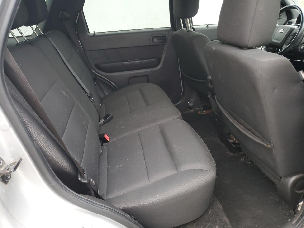 2010 FORD ESCAPE