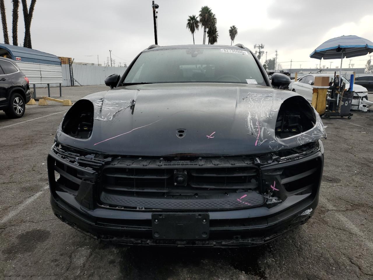 2025 PORSCHE Macan