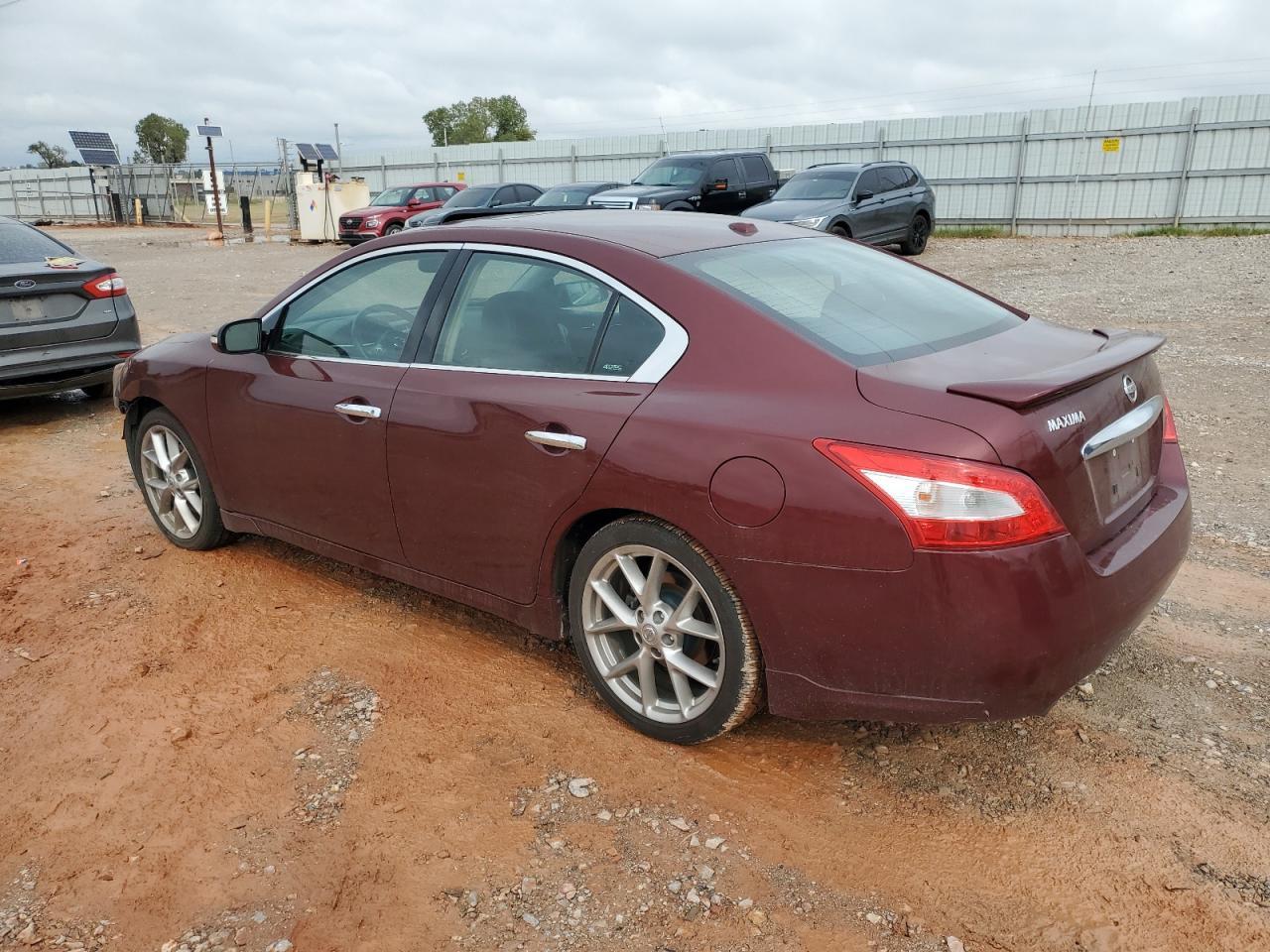 2010 NISSAN Maxima
