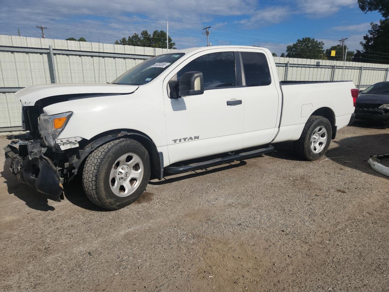 2017 NISSAN Titan