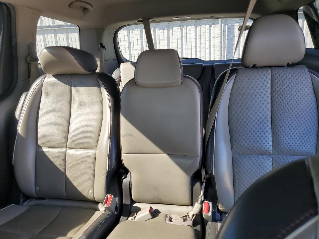 2016 KIA SEDONA