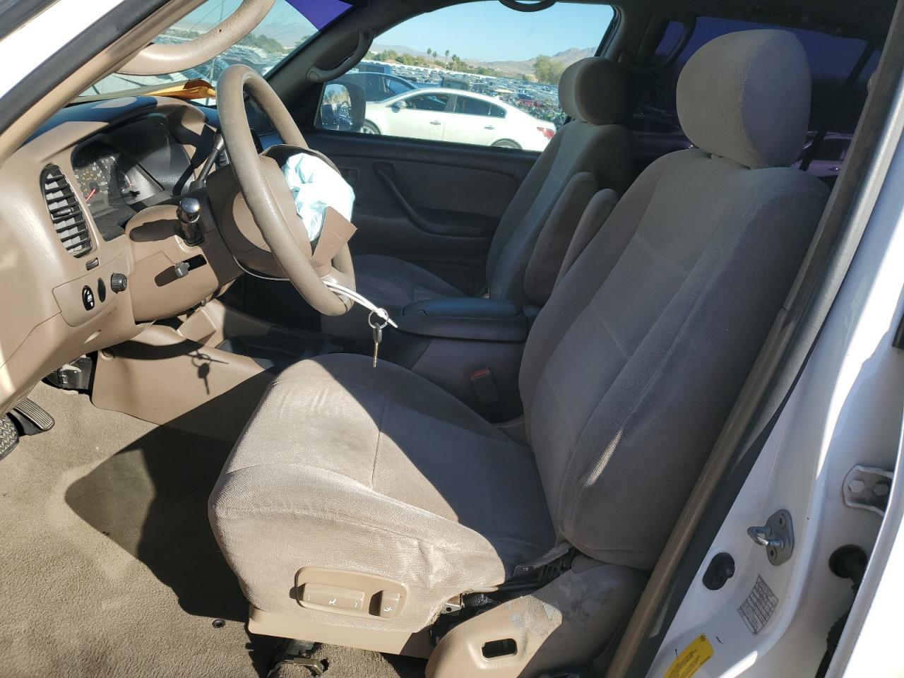 2003 TOYOTA Sequoia