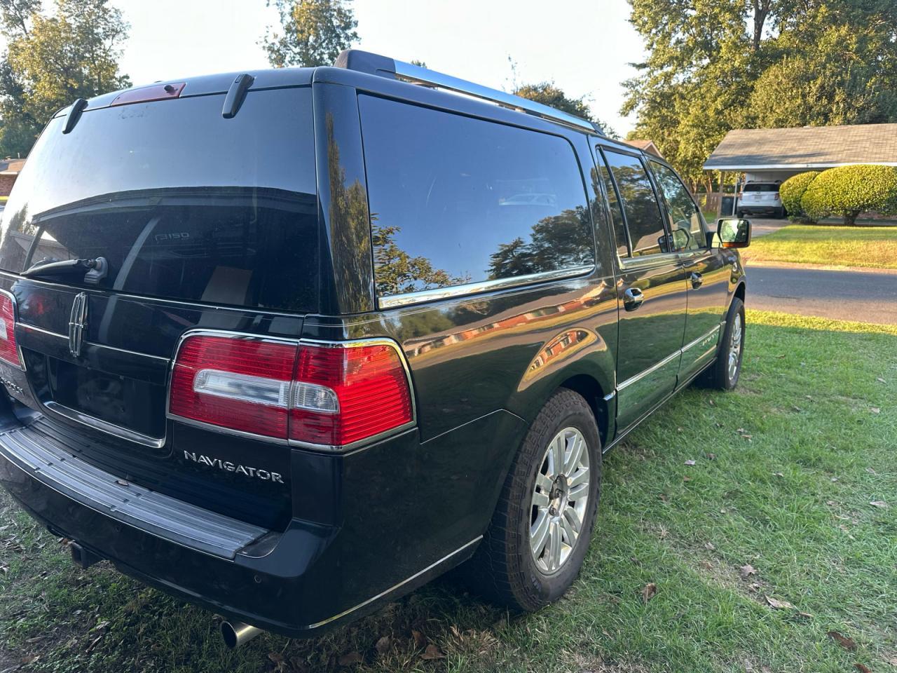 2014 LINCOLN Navigator