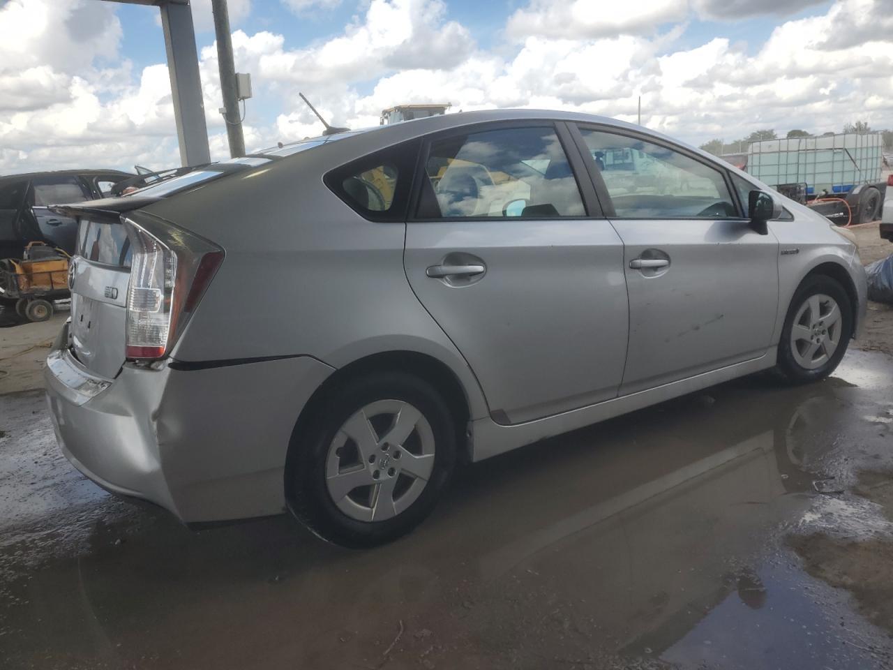 2011 TOYOTA PRIUS