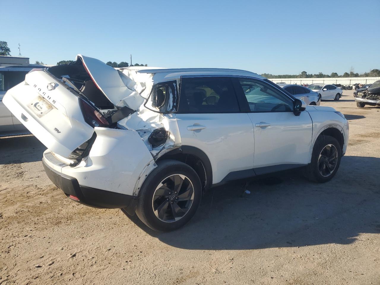 2024 NISSAN ROGUE