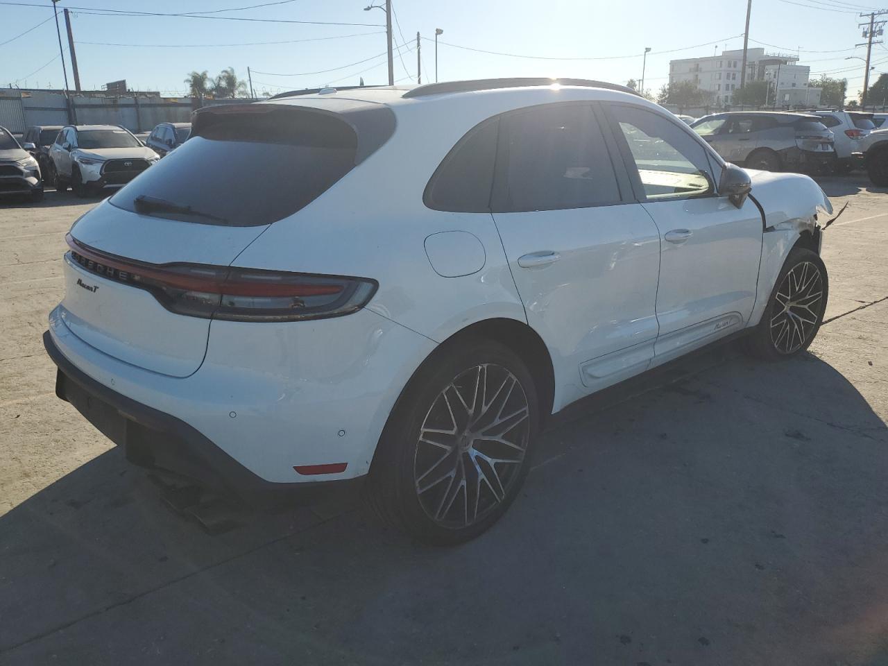 2023 PORSCHE Macan