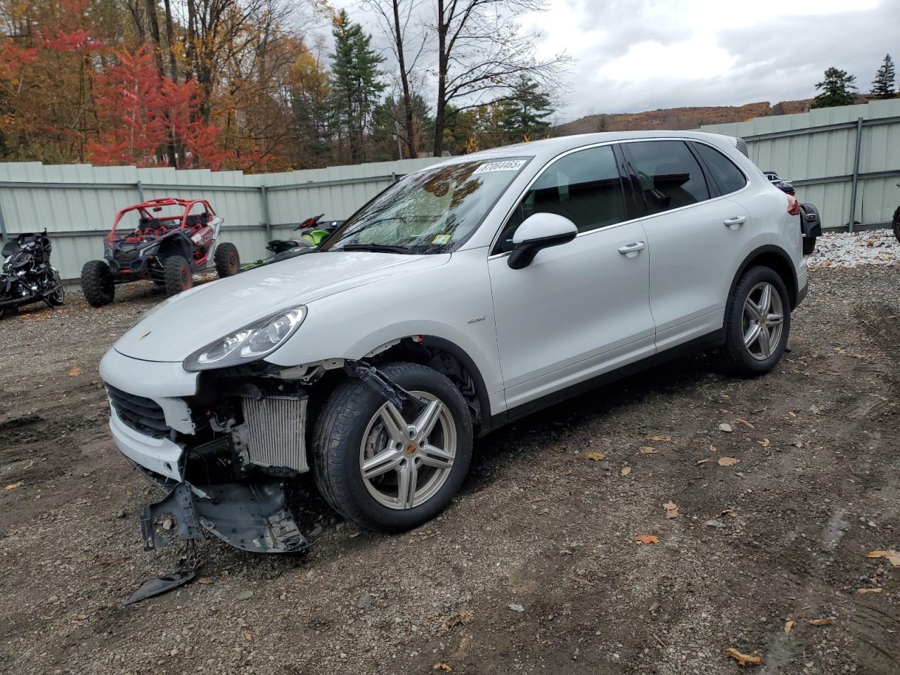 2015 PORSCHE CAYENNE