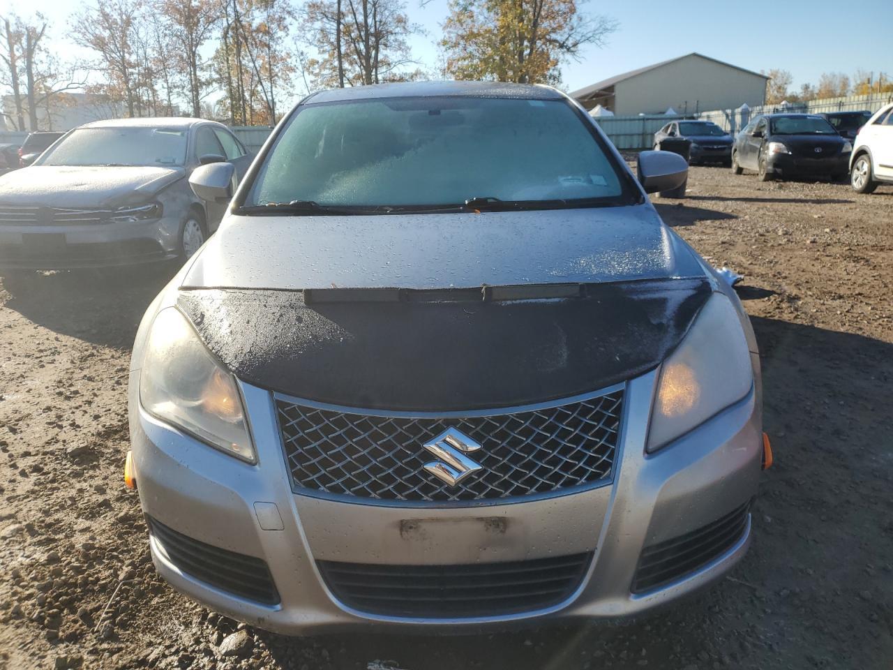 2012 SUZUKI Kizashi