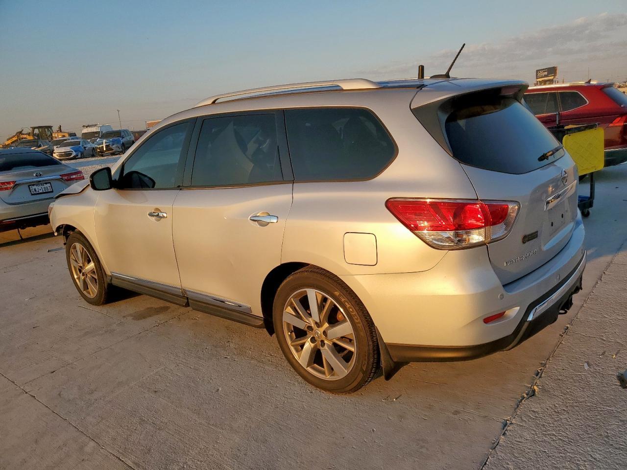 2014 NISSAN PATHFINDER