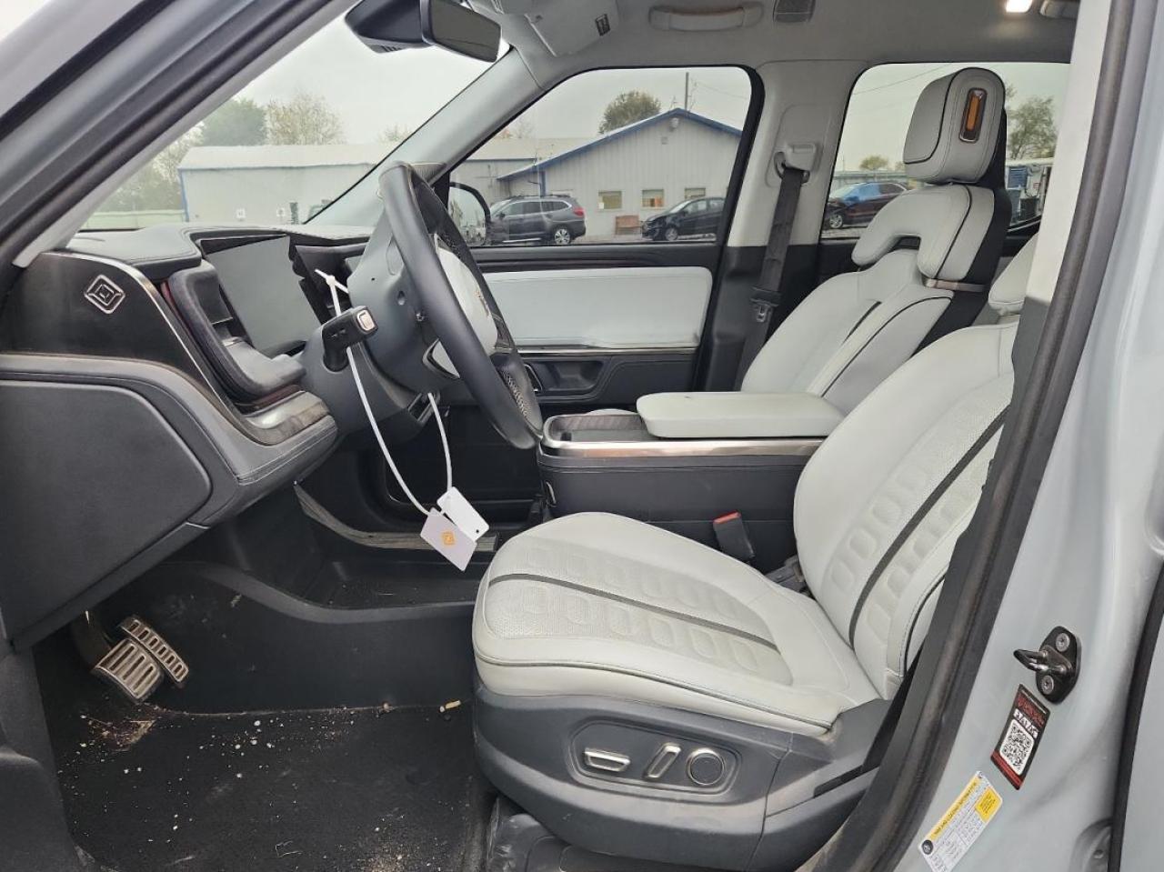 2022 RIVIAN R1t