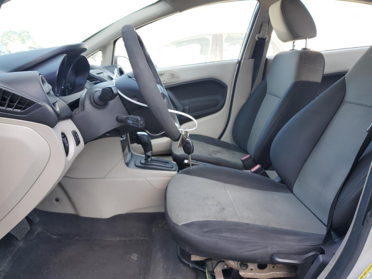 2013 FORD Fiesta