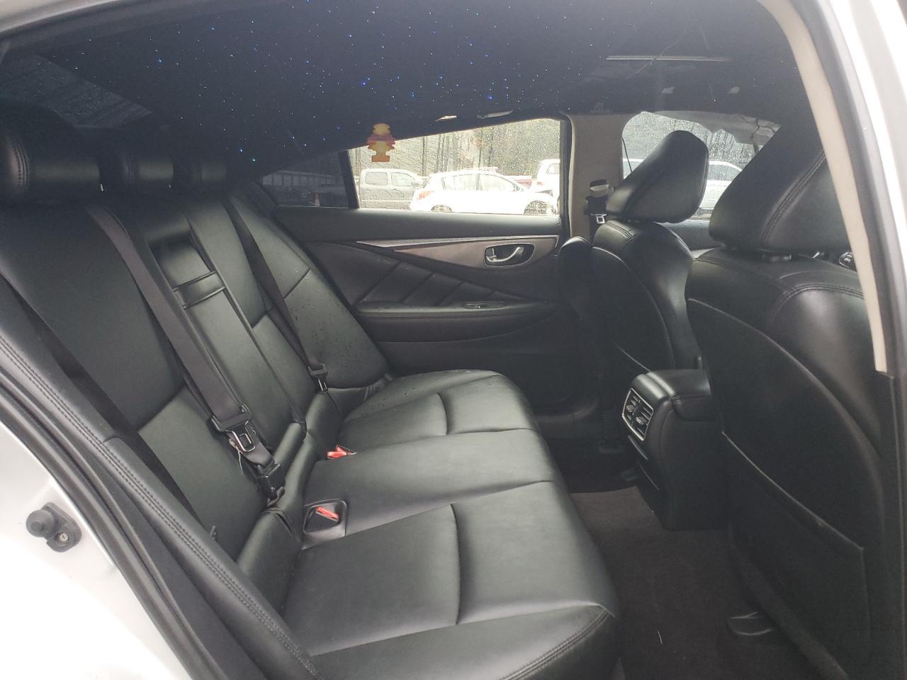 2015 INFINITI Q50