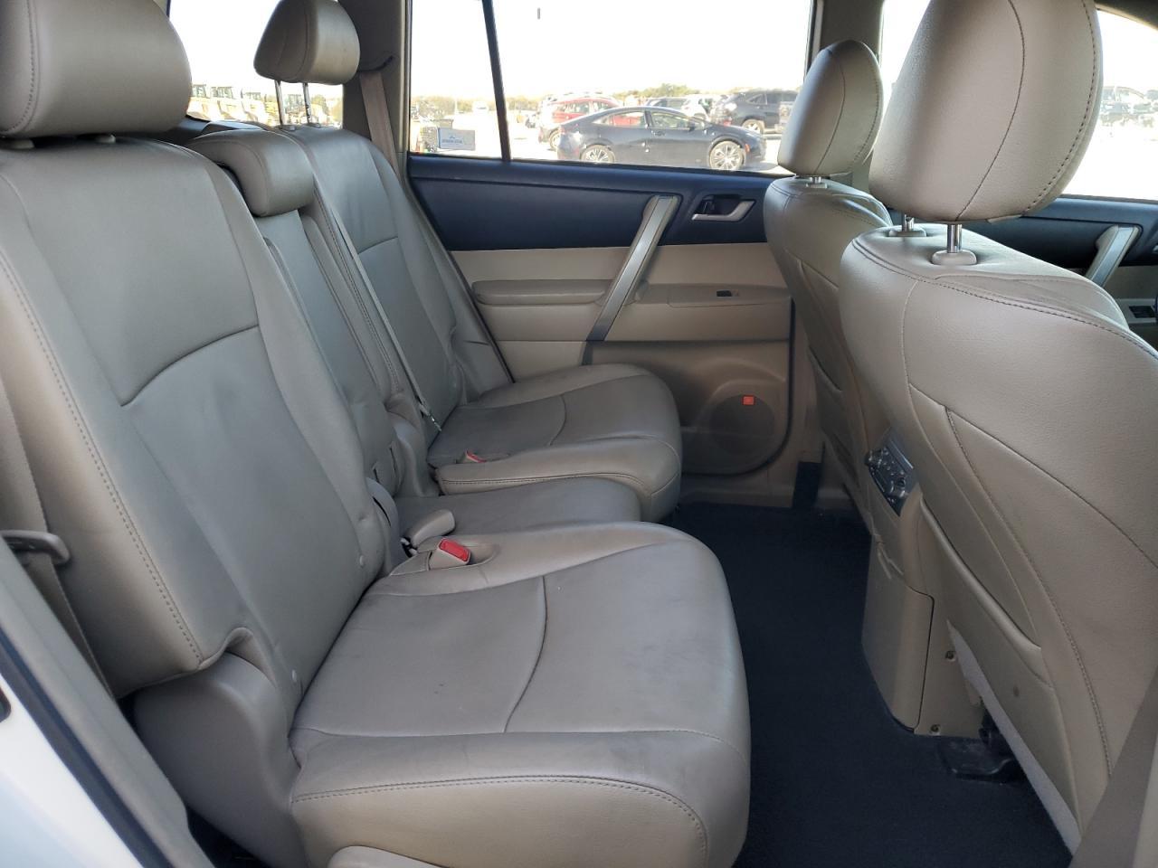 2012 TOYOTA HIGHLANDER