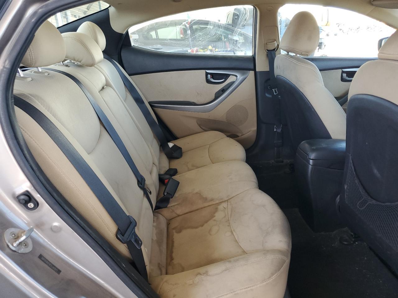 2012 HYUNDAI ELANTRA