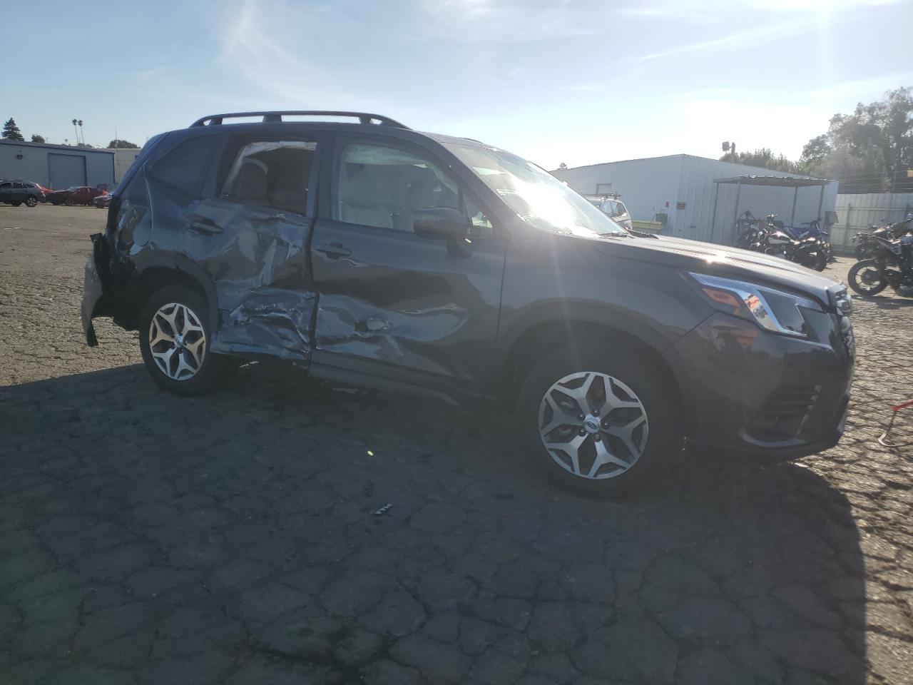 2024 SUBARU FORESTER