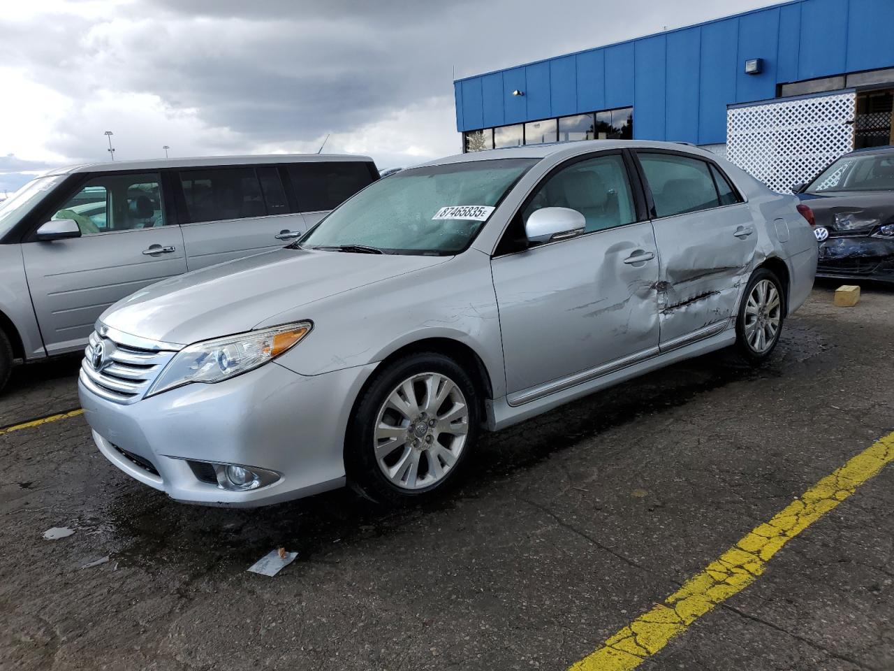 2011 TOYOTA Avalon