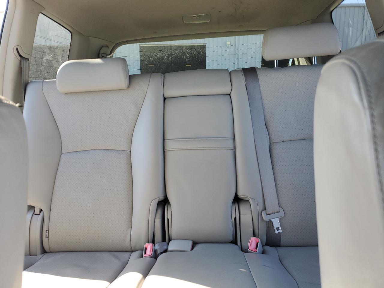 2004 TOYOTA HIGHLANDER
