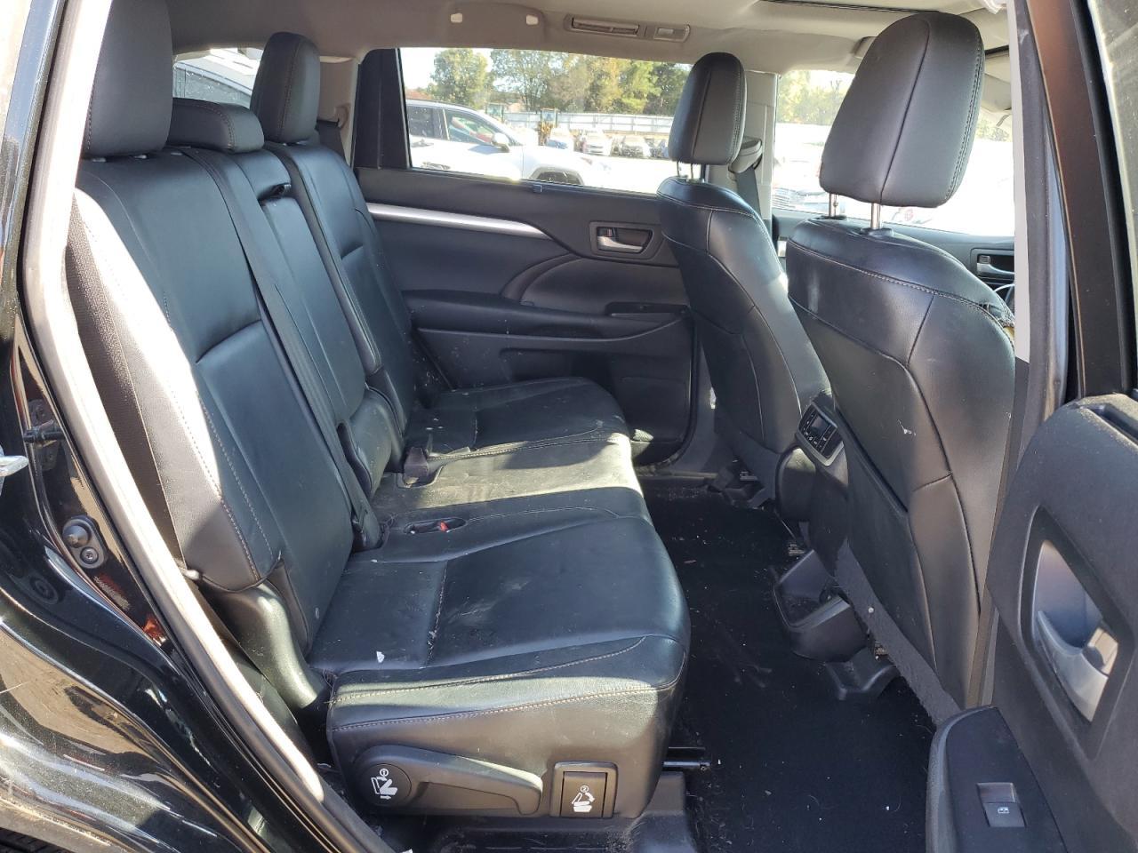 2015 TOYOTA HIGHLANDER