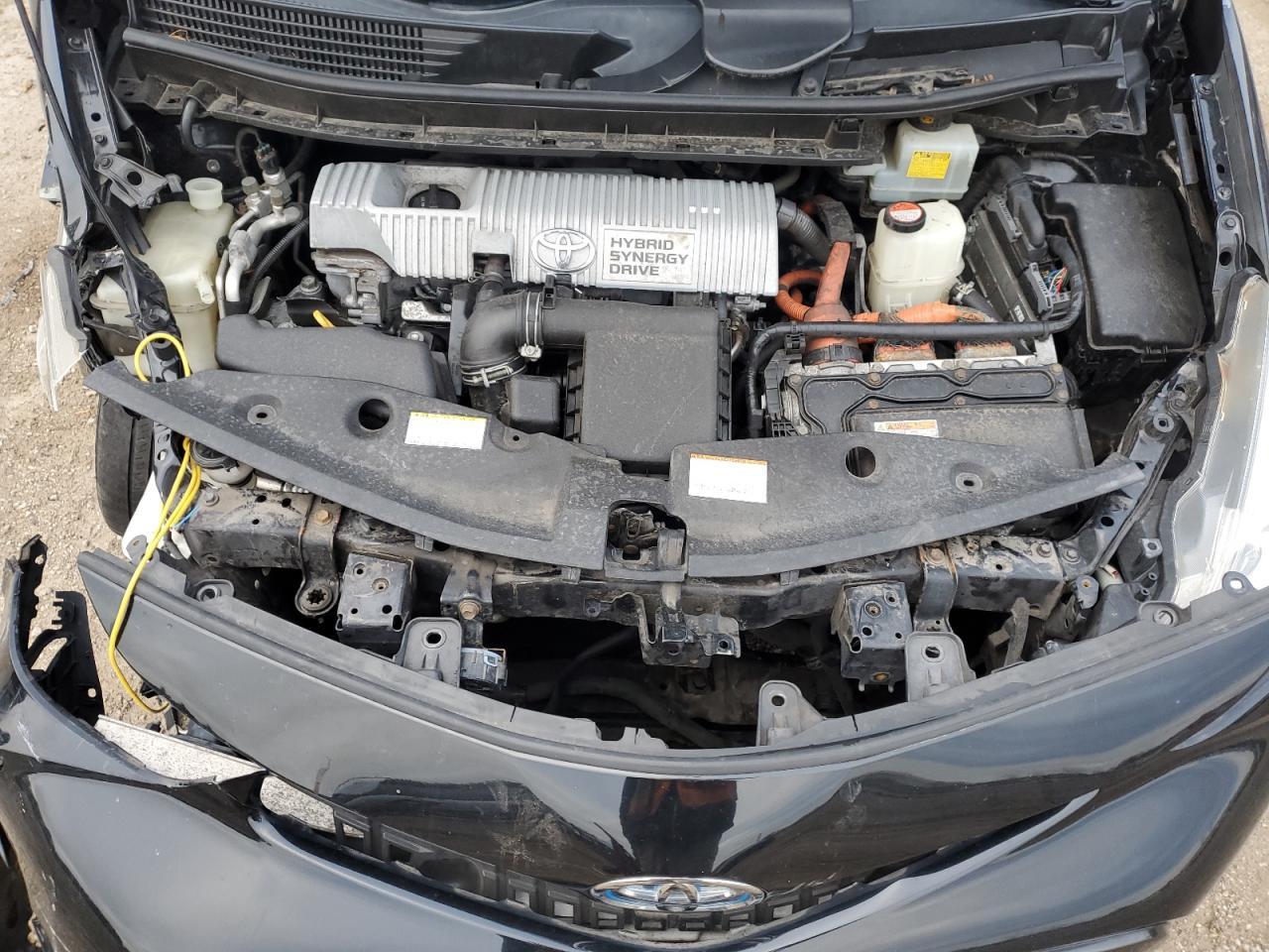 2016 TOYOTA PRIUS V