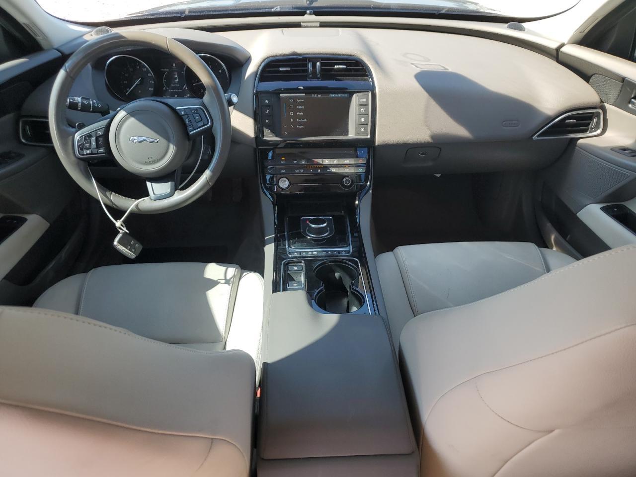2017 JAGUAR XE