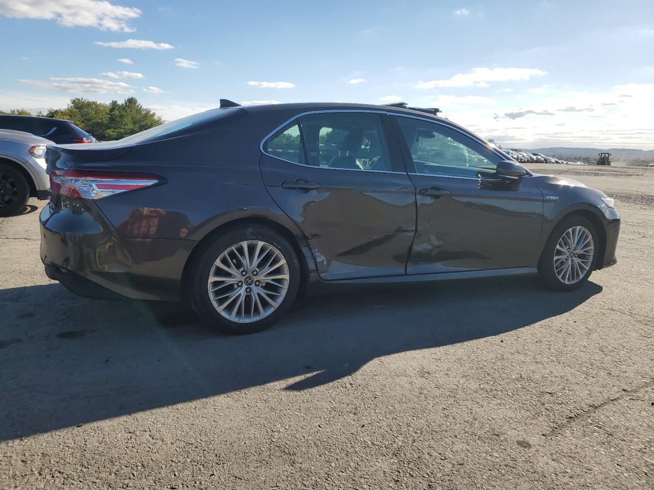 2018 TOYOTA CAMRY