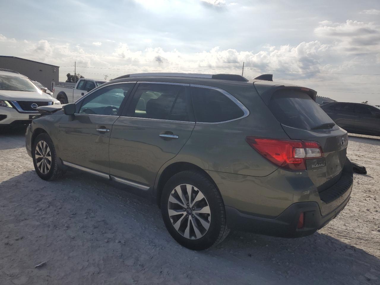 2019 SUBARU Outback