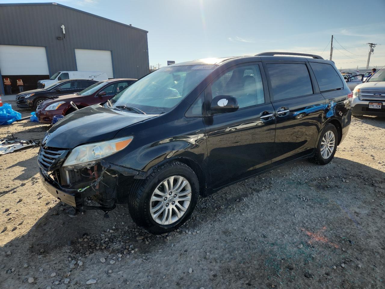 2011 TOYOTA SIENNA