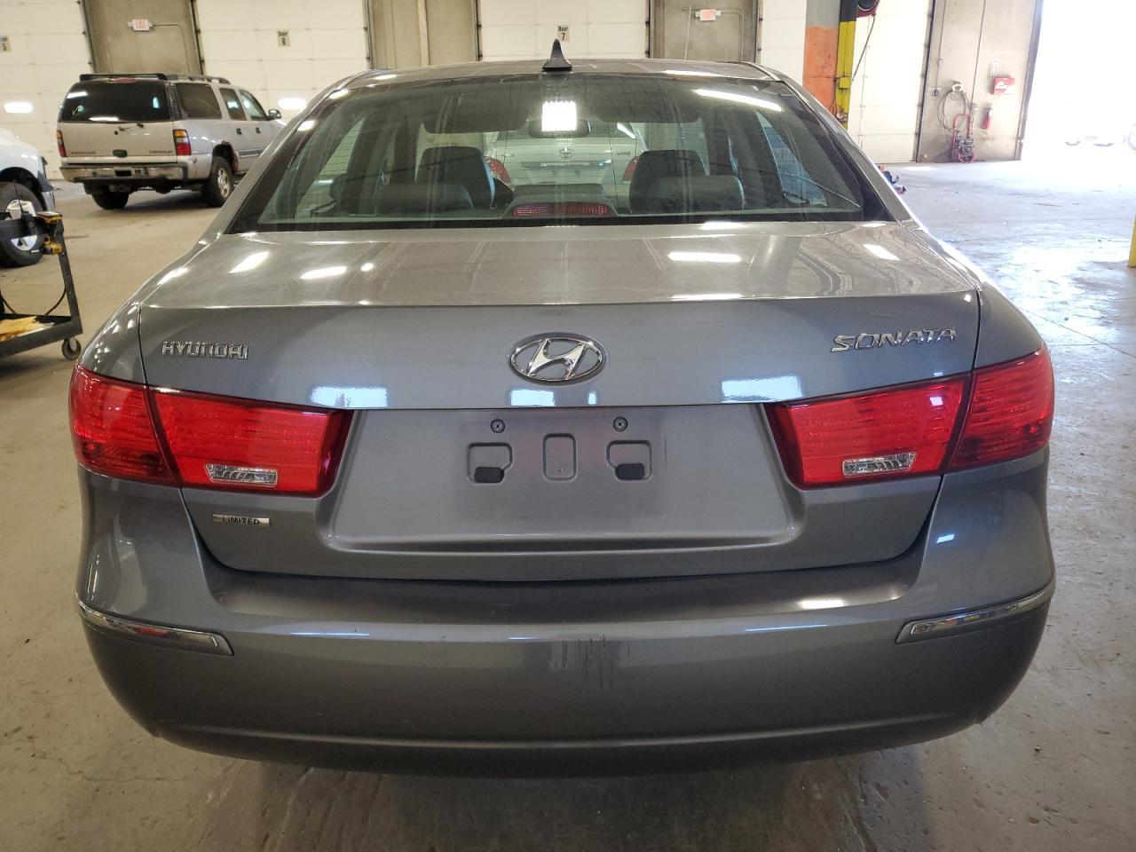 2010 HYUNDAI SONATA
