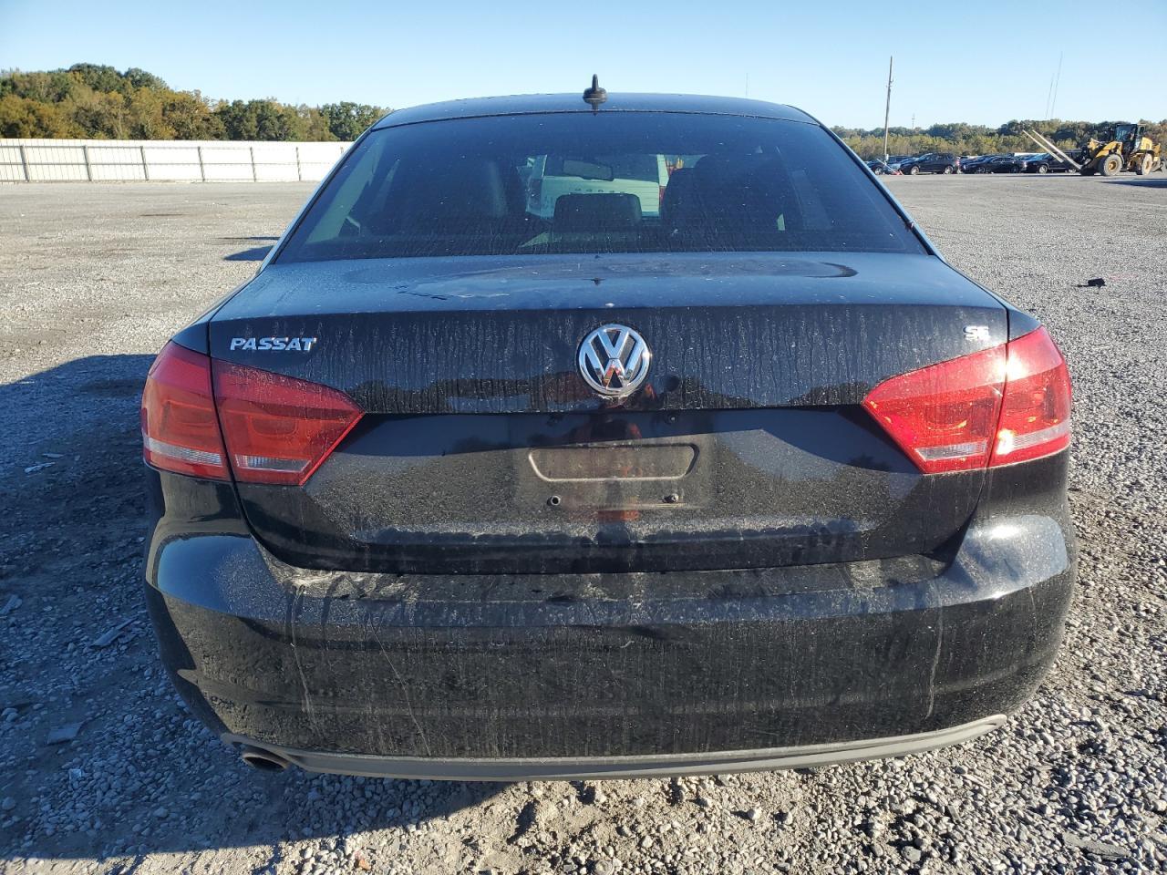 2012 VOLKSWAGEN Passat
