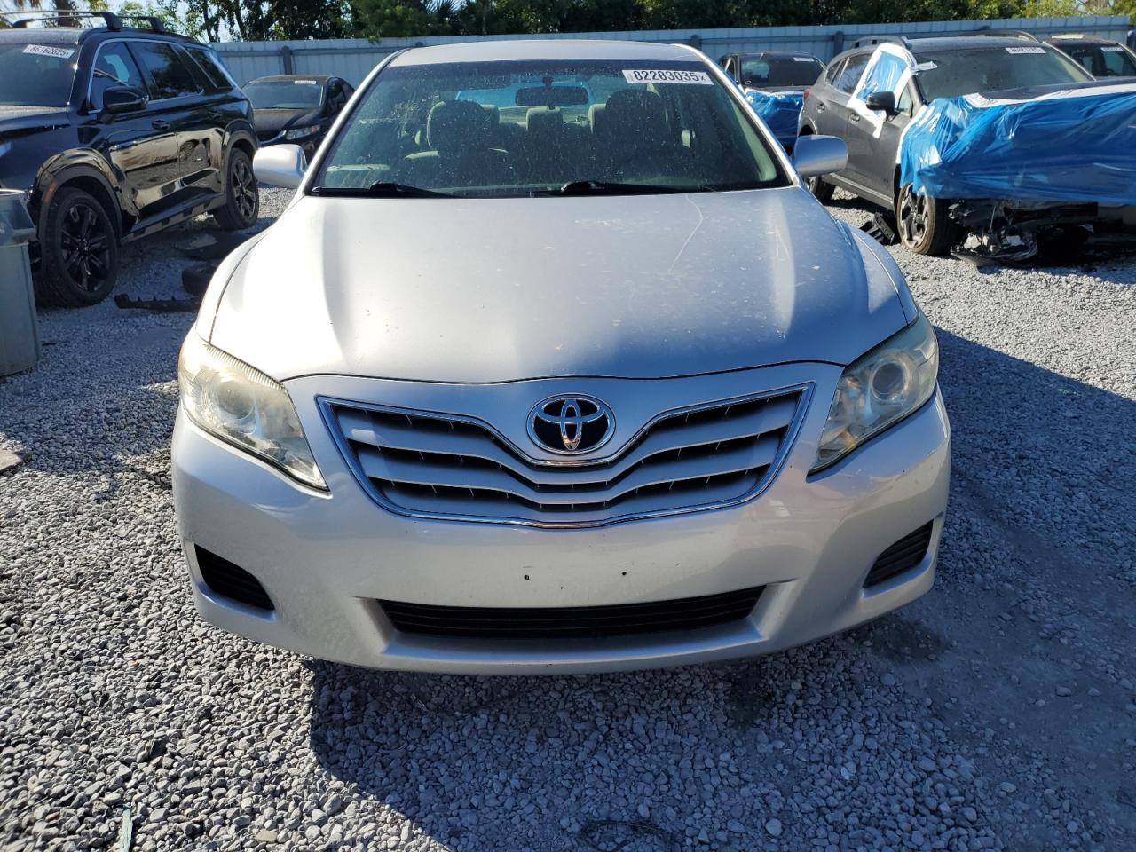 2011 TOYOTA CAMRY