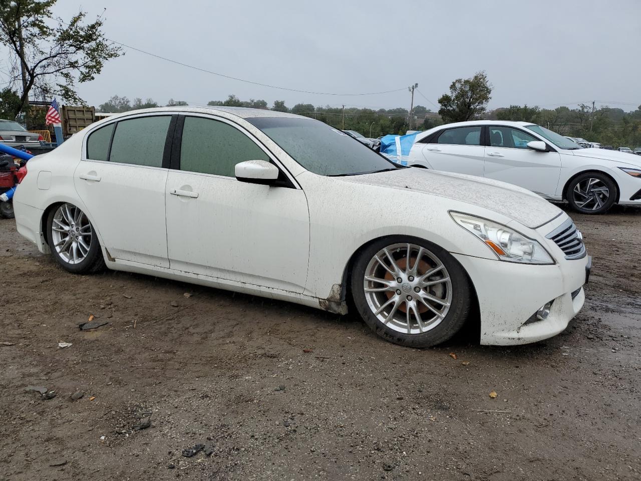 2011 INFINITI G37