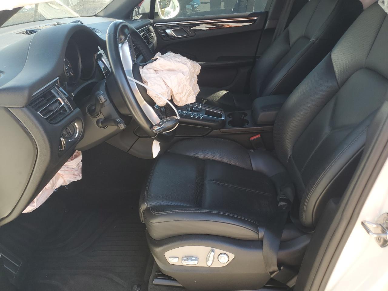 2019 PORSCHE Macan
