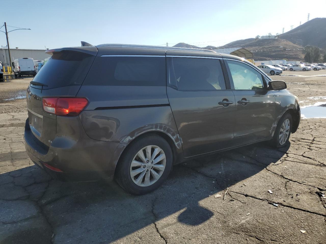 2016 KIA SEDONA